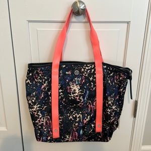 Lululemon workout tote bag